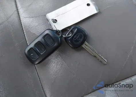 2001 Toyota Sequoia Sr5 V8 из США, поврежденный, VIN 5TDBT44A41S026500